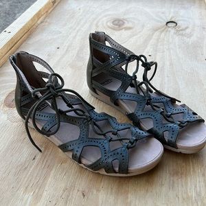 Earth olive sandals